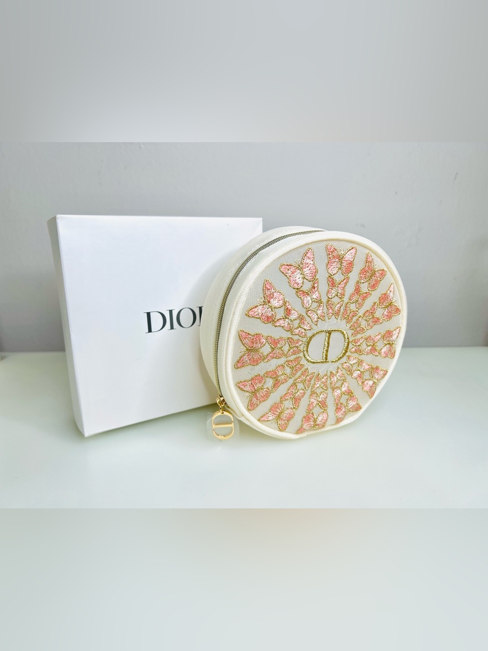 🦋Dior Butterfly Embroidered Mesh Round Makeup Bag Mother’s Day 2026 🦋